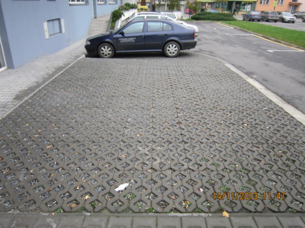 TM Stav, spol. s r.o. - Oprava parkovacích stání u objektu ČSOB Vsetín