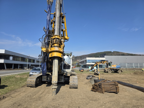 Výrobní hala Bobrky