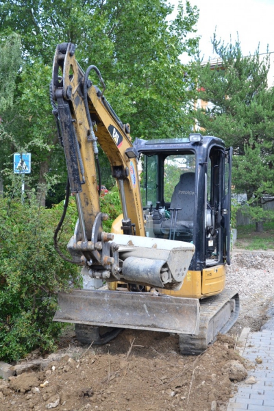 Caterpillar 303 C CR – pásové minirýpadlo